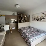 Maison De La *